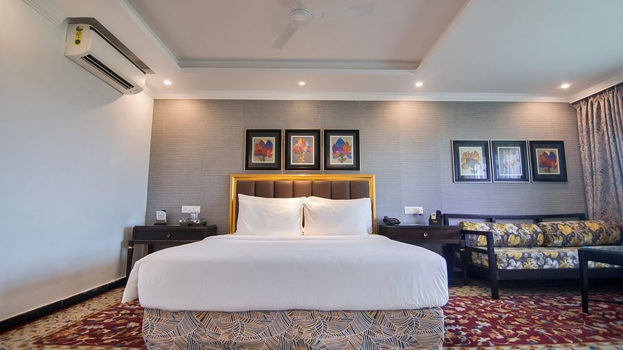 Club Room - King Bed
