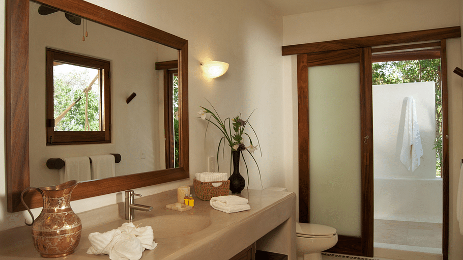 The Studios at Solana Vacation Rental Zihuatanejo Cocos grand suite bathroom Solana BandB Zihuatanejo Mexico