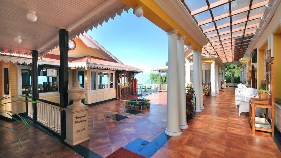 corridors 1 - Mayfair Hill Resort, Darjeeling