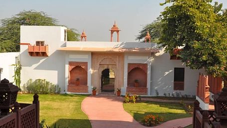 A facade image of Chandra Mahal