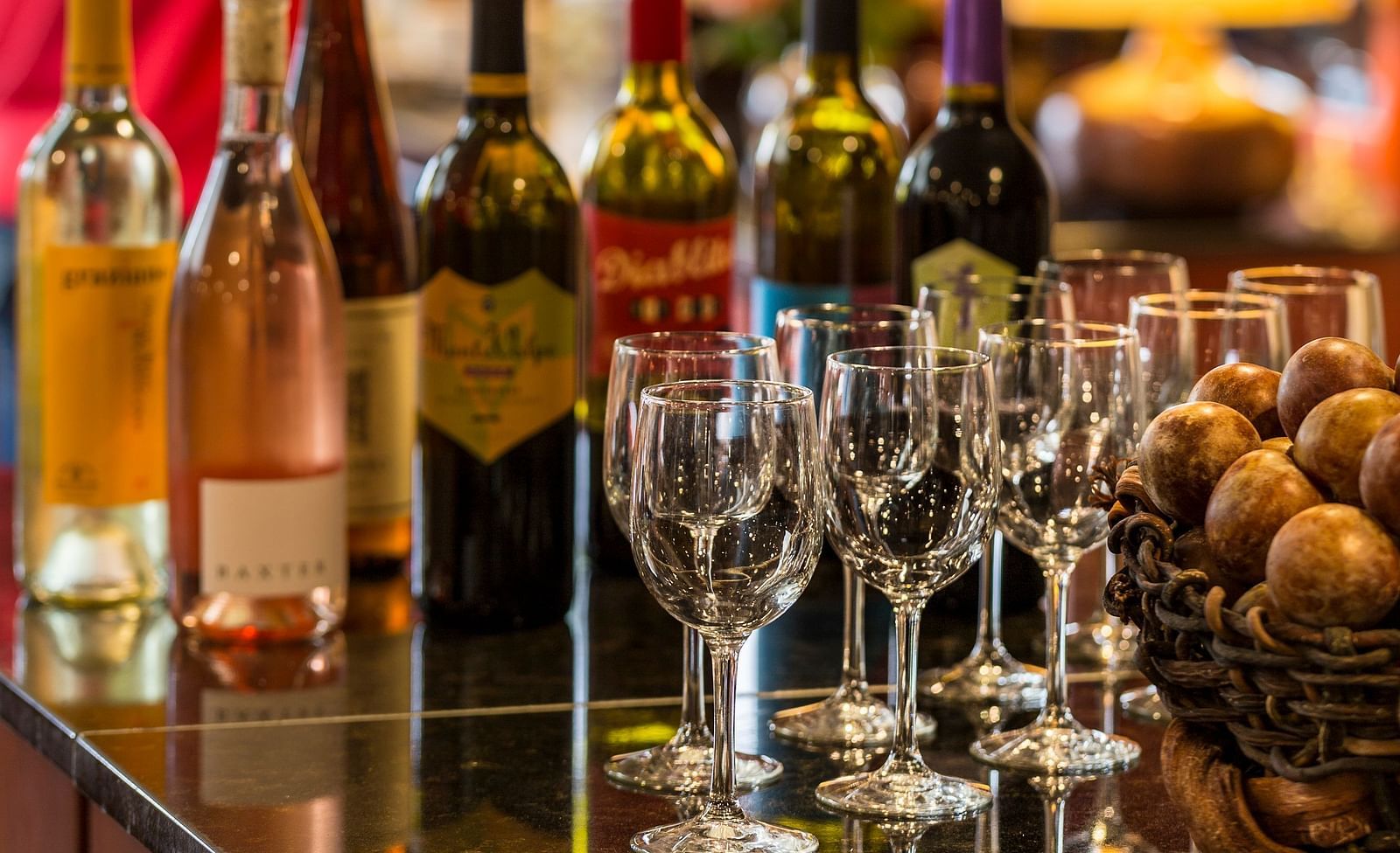 A lively bar with fine wines and spirits on display - Brewery Gulch Inn & Spa