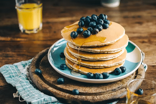 pancakes served with blueberries at Oregano restaurant in Digantaa resort