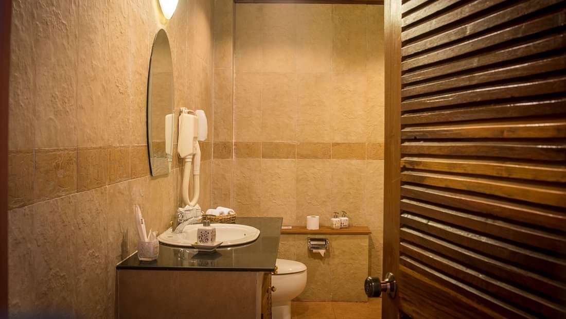 Pakse Hotel & Restaurant, Champasak Pakse Suite Pakse Hotel Restaurant Champasak Laos 1