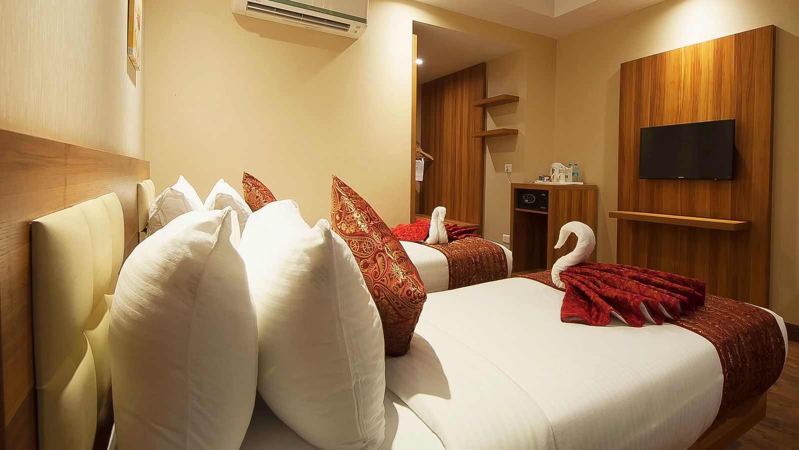 premium room - leroi haridwar 1