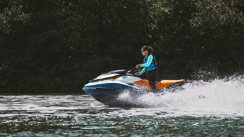jet skiing at kabini river