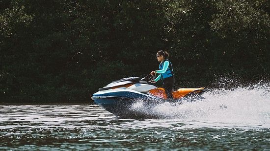 jet skiing at kabini river