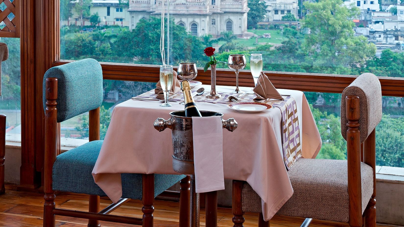Falaknuma Rooftop Restaurant in Lucknow, Clarks Avadh Lucknow, Hotels In Lucknow