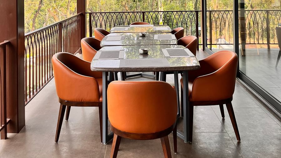 The Silver Peg Bar and Restaurant at The Silver Sky Hotels and Resorts, Chikkamangaluru 3