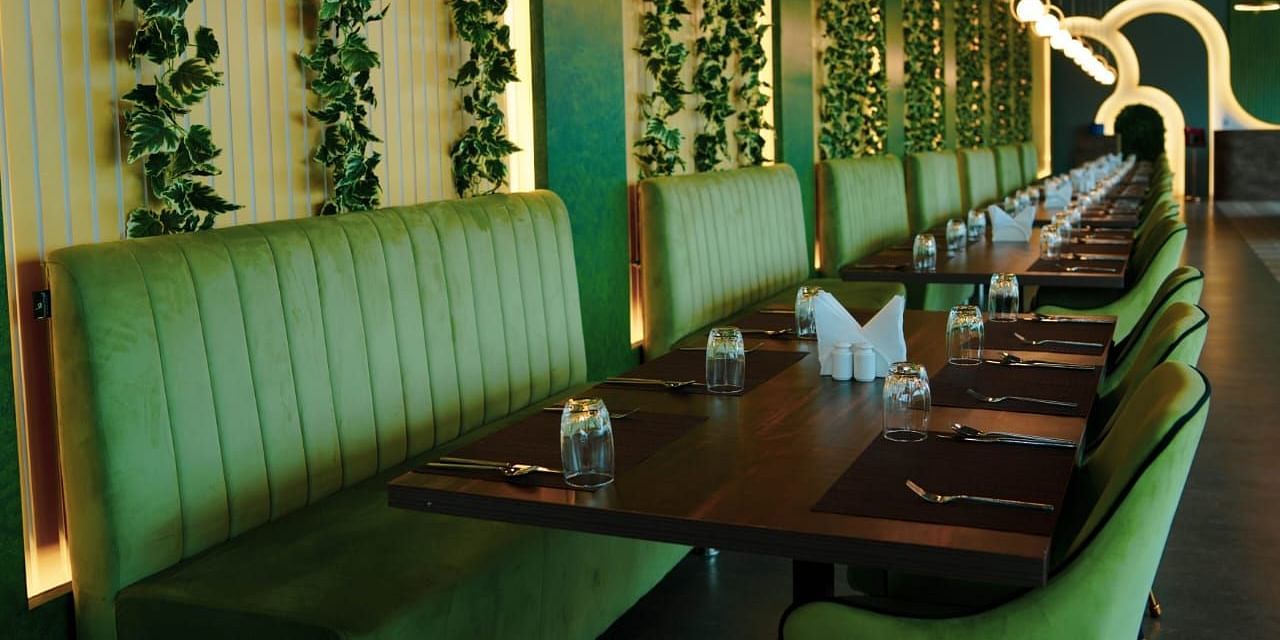 Dining1