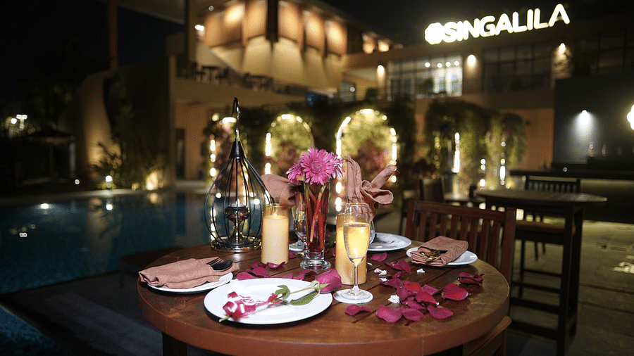 CANDLE LIGHT DINNER AT SINGALILA