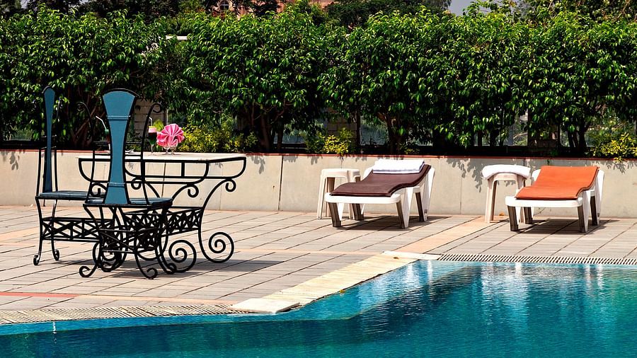Poolside Clarks Avadh