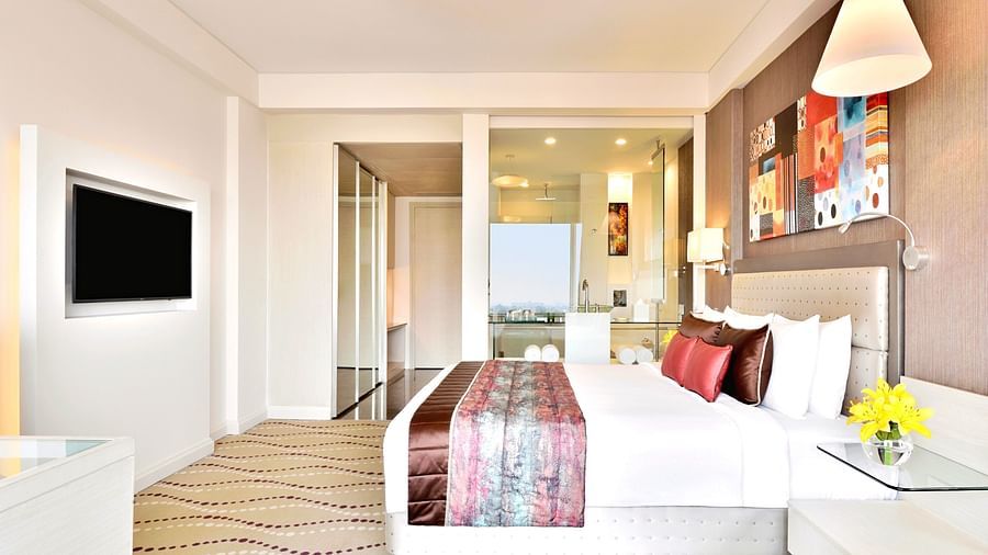 Executive Club Room at Radisson Blu - Bengaluru Outer Ring Road 6