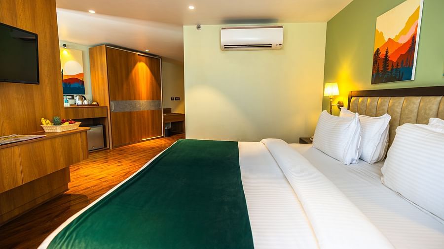 Rooms  Jr. Suite @ Clarks Inn Express, Rishikesh