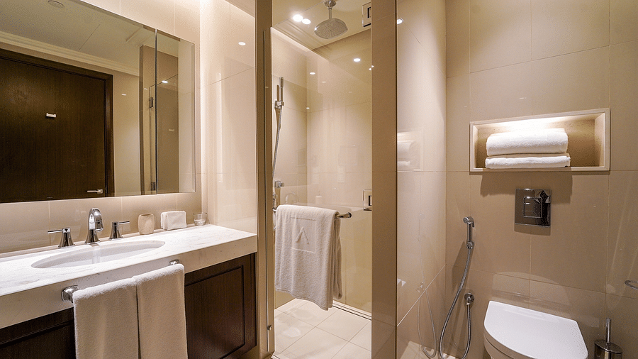 Address Fountain Views Residence Tower - the wash basin and the commode area of the washroom