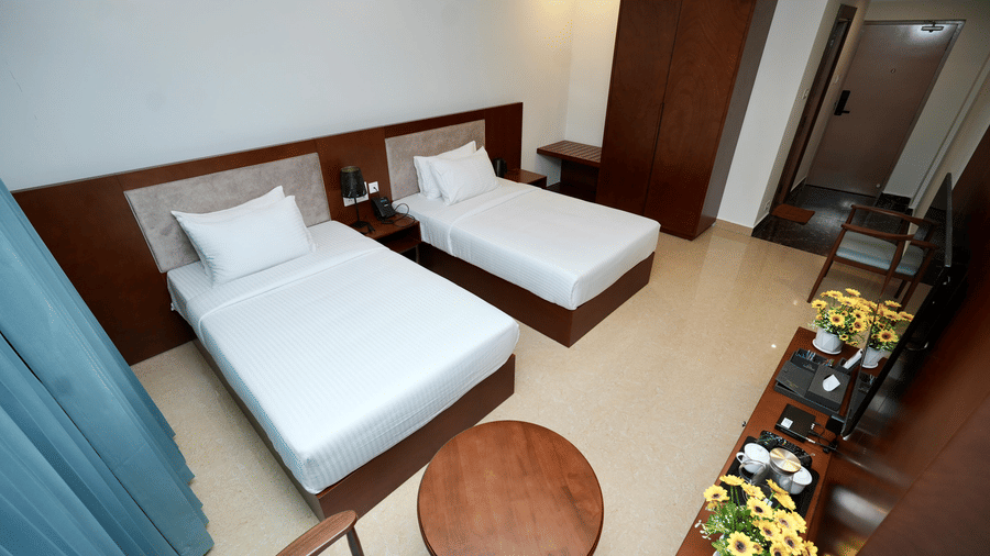 A wide view of Deluxe Twin Room of L