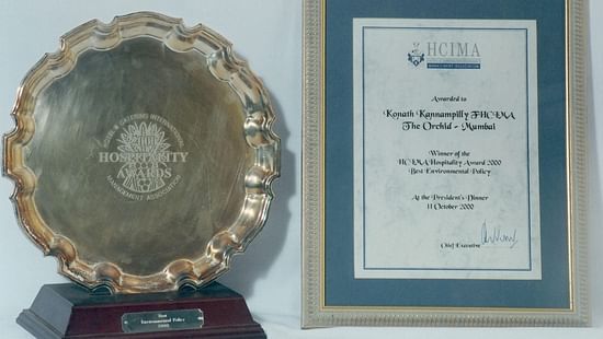 Hospitality Awards Dr.Vithal Kamat The Orchid Hotels India nroyqv