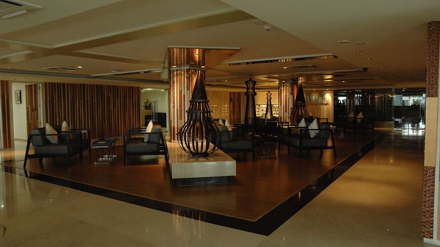 Lobby Davanam Sarovar Portico Bangalore 4
