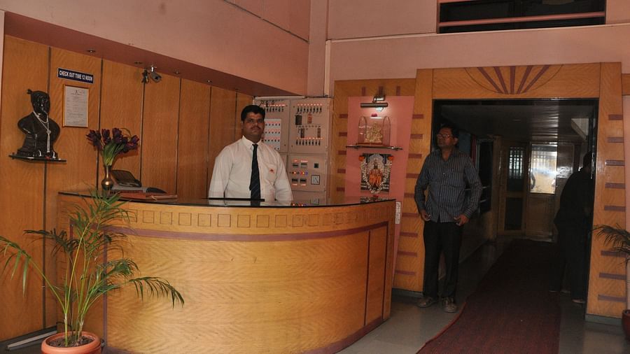 Budget Hotel in Pune near Pune Railway Station, Hotel Suraj , Reception