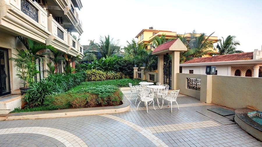 Outdoor sitting area - Resort De Crossroads, Goa