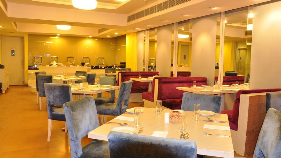 cafe 9 restaurant at Hotel Sarovar Portico Naraina