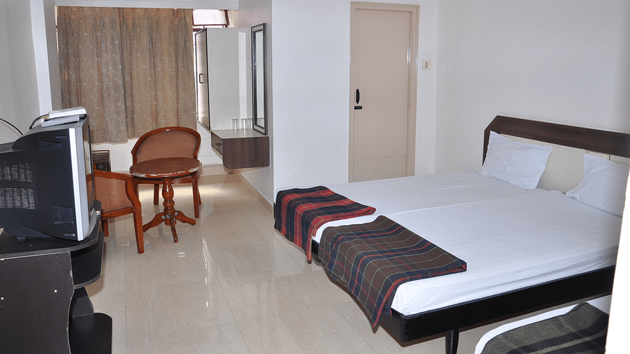 Hotel Maya Deluxe, MG Road, Secunderabad Secunderabad Deluxe Room Hotel Maya Deluxe MG Road Secunderabad 4