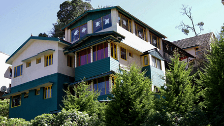 Facade Pine Borough Inn Kodaikanal wqgt1j