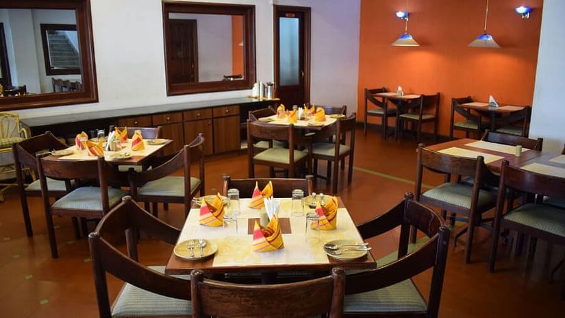 Restaurant in Kochi, Multicuisine Restaurant in Kochi, Hotel Abad Metro, Kochi