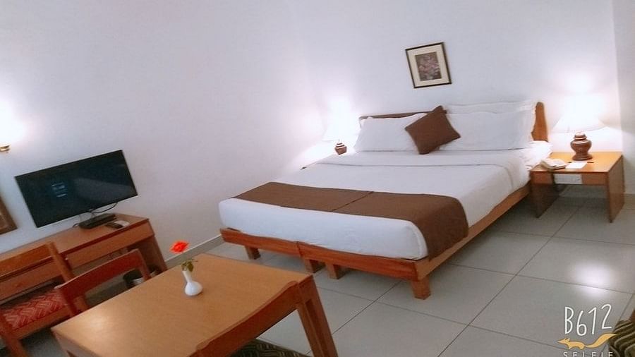 Rooms in Cochin, Best places to stay in Cochin, Hotel Abad Metro, Kochi-7