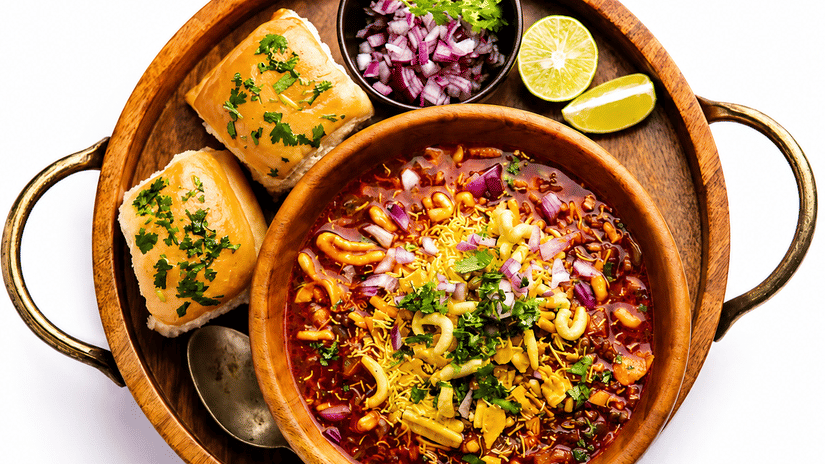 Food placed in a round vessel with handles.