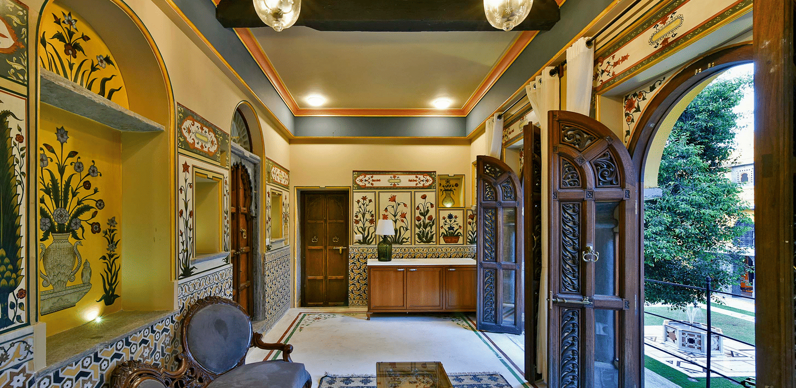 gogunda-palace-rooms-raj-mahal-two-bedroom-suites-11