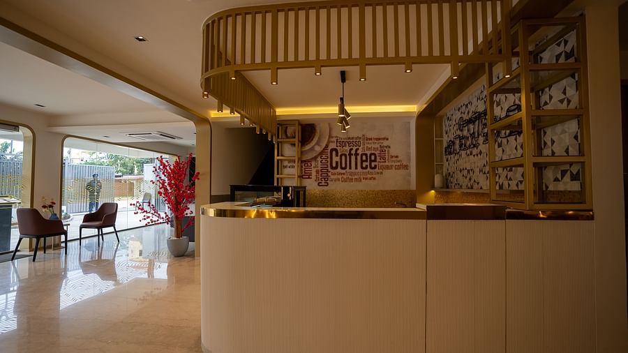 Elegant and stylish coffee station, featuring a wall painting - VRR Astoria Hotel and Conventional Centre