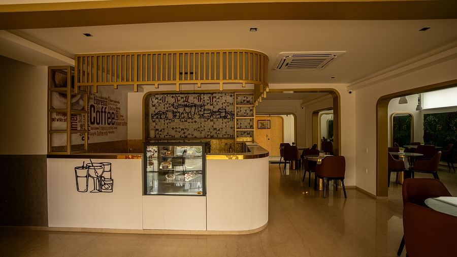 A picture featuring the indoor dining area with a counter  - VRR Astoria Hotel and Conventional Centre