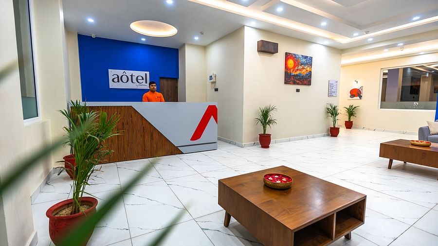 Reception Lobby (2)