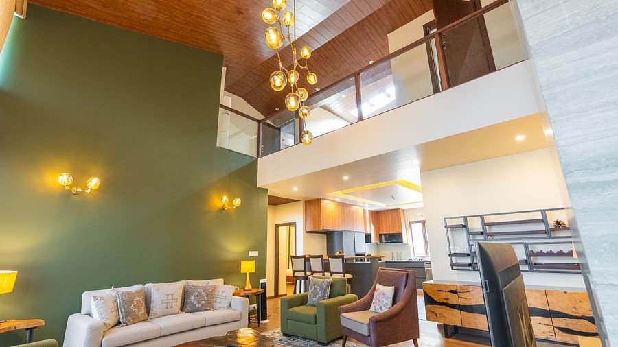 Executive Penthouse with Attic - 12