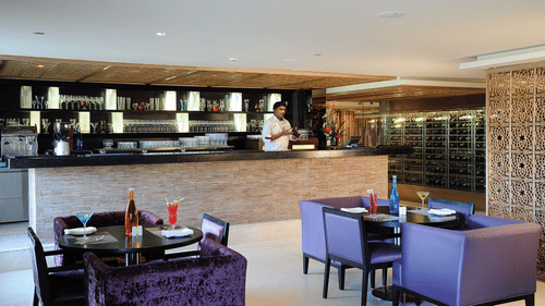 Gallop - The Bar at Davanam Sarovar Portico Bangalore, Best Hotels in Bangalore 1