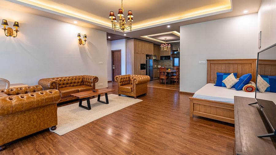 Executive Apartment with Lawn - 10