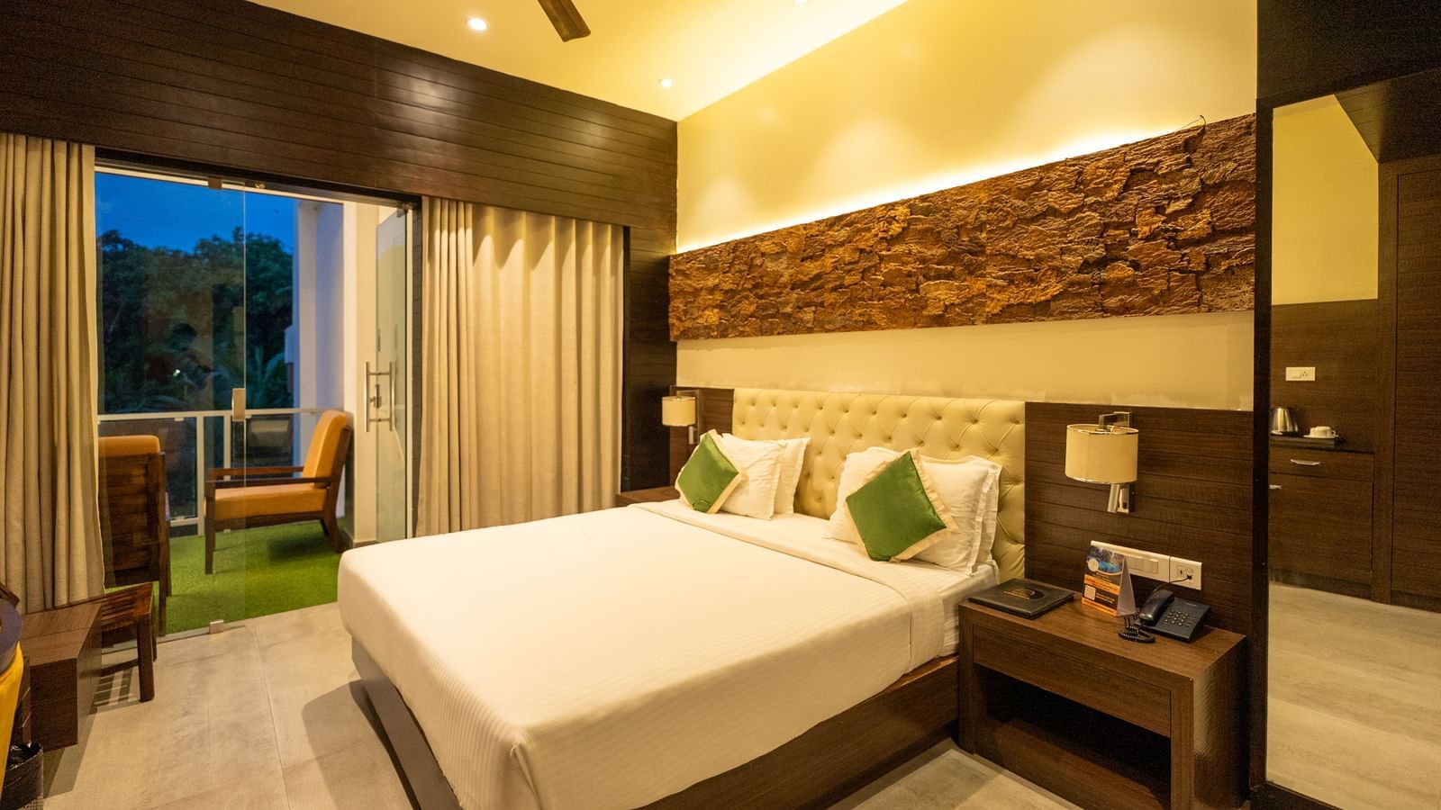 Premium Suite Pool View Rooms  (6)