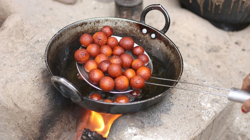 Fried Gulab Jamuns