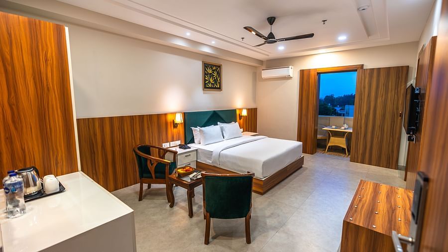 Executive room full view