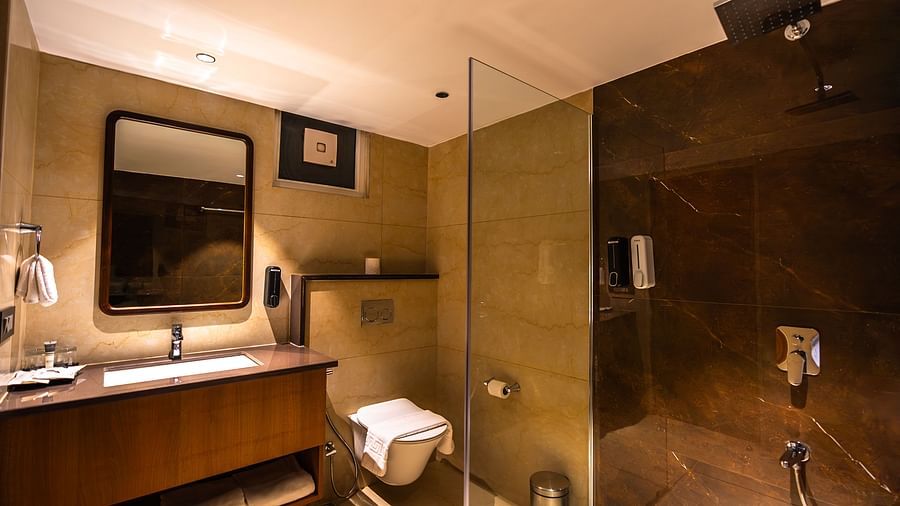 Rooms  Bathroom  @ Clarks Inn Express, Rishikesh