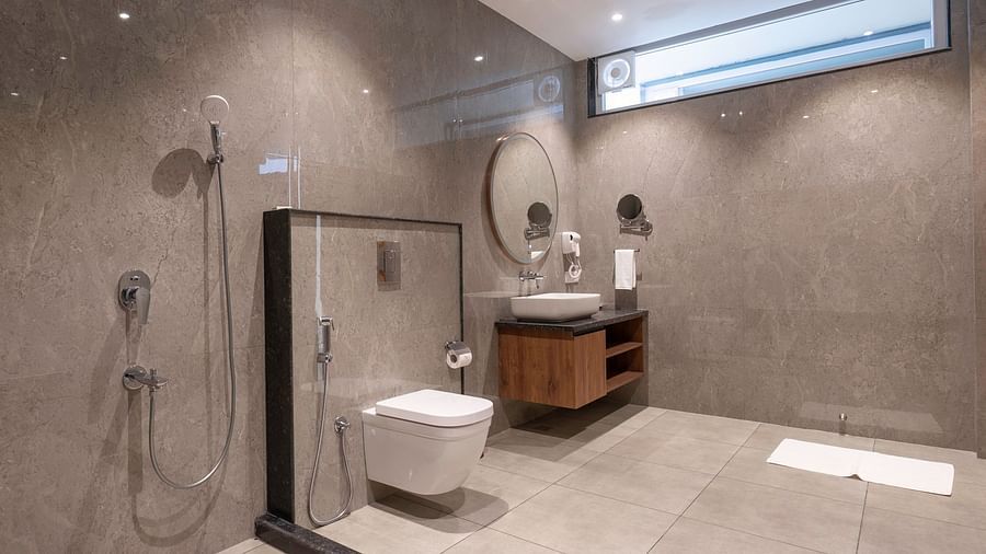 interior of the washroom of the suite at Corbett Four Seasons, Ramnagar