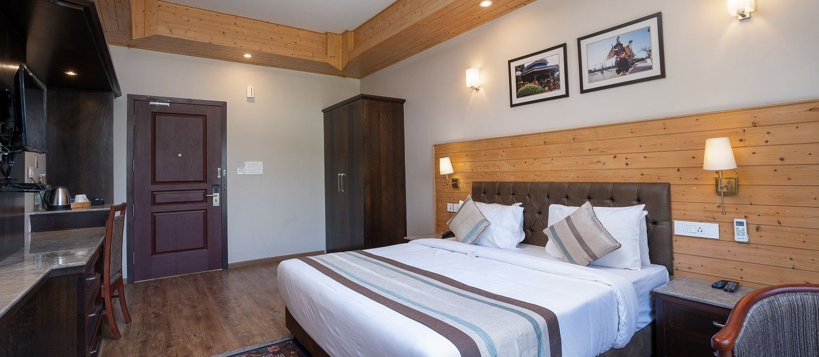 A room at Summit Alpine Abode with a double bed 