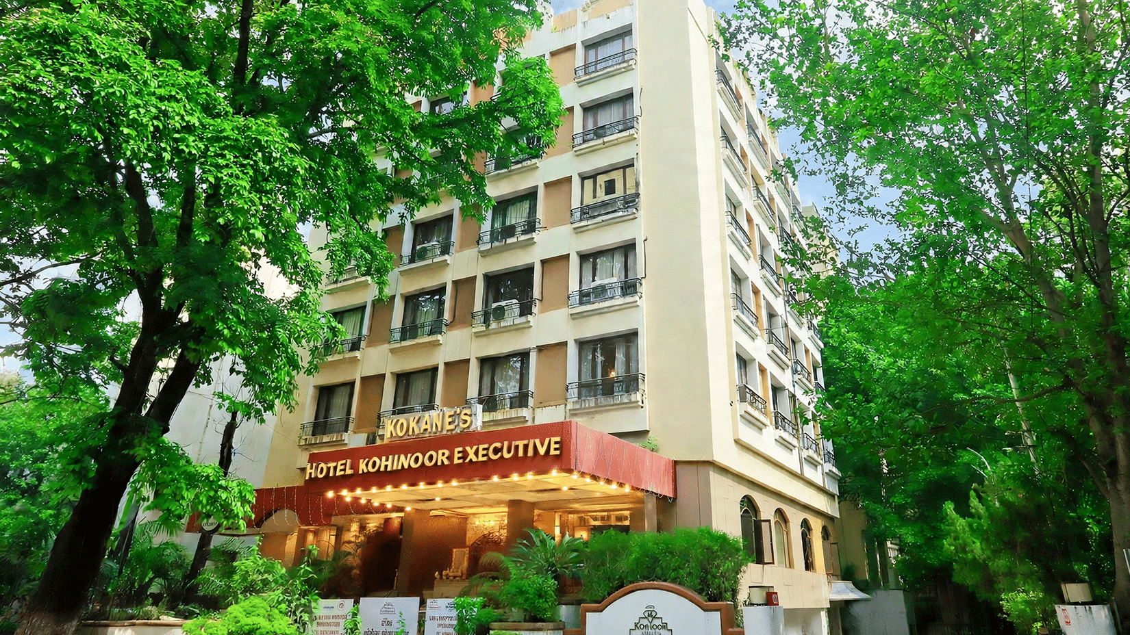 Hotel Facade Day