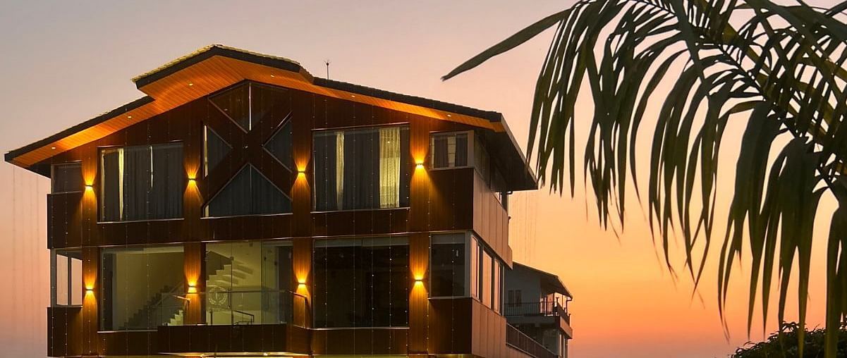 facade image of Eminence The Corbett taken during the sunset