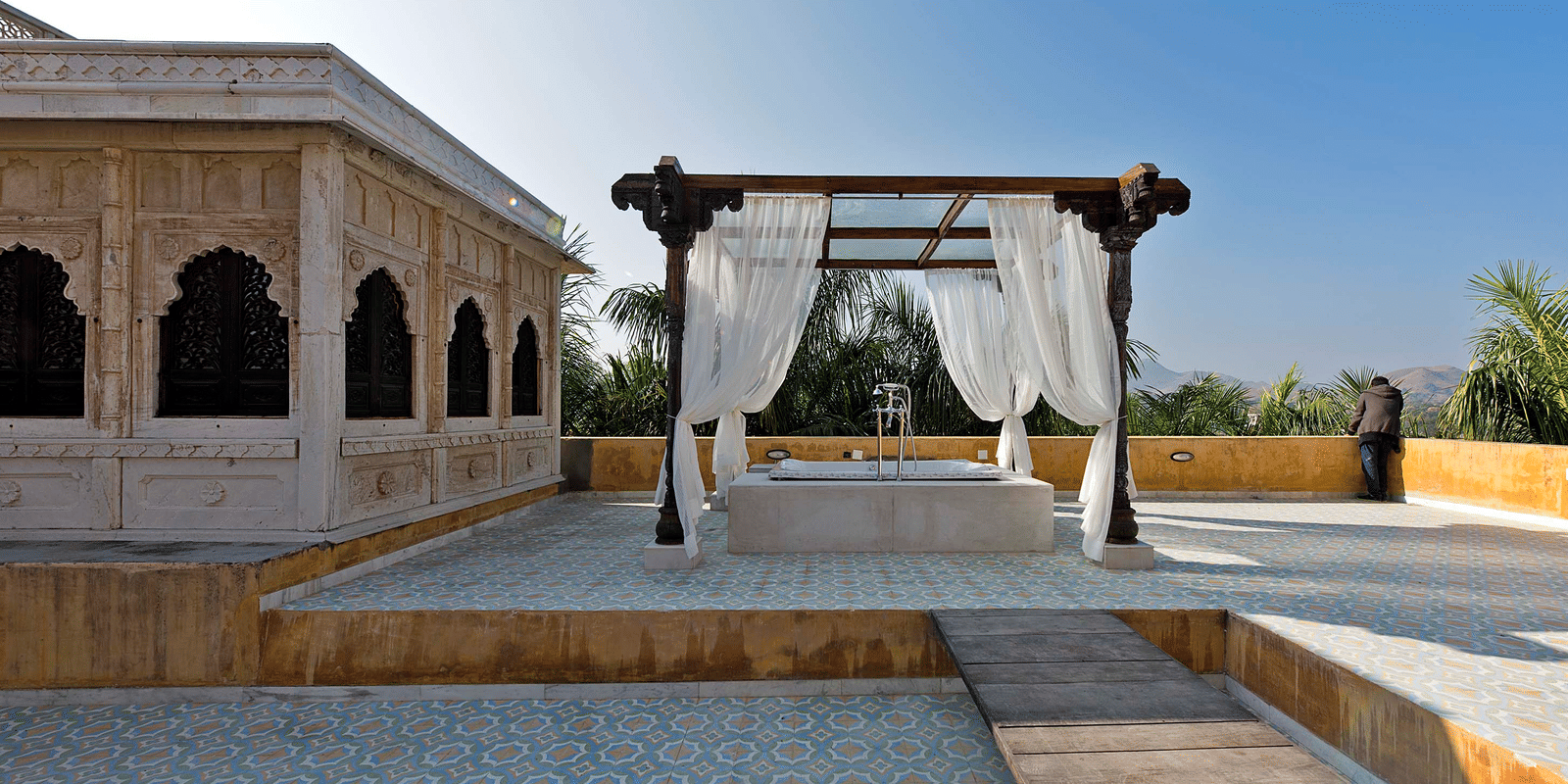 gogunda-palace-rooms-raj-tilak-suite-30