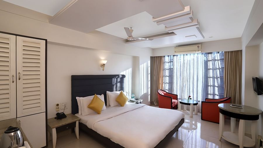 10 Superior King Room