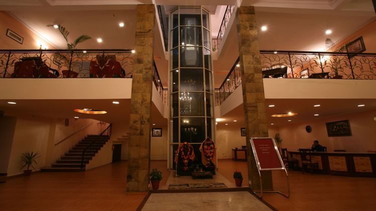 Lobby Sarovar Potico Badrinath 3
