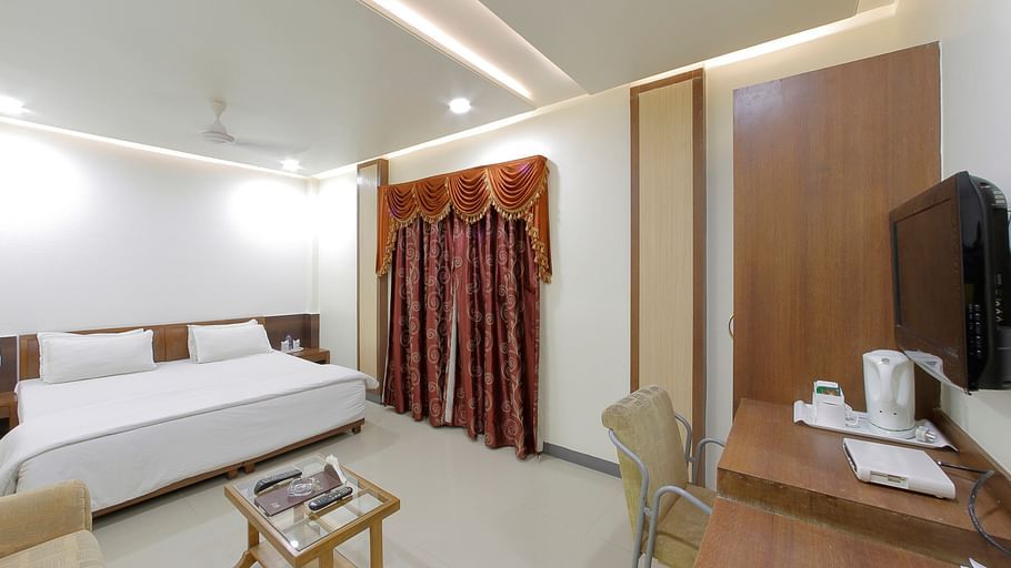 Hotel Summit, Ahmedabad Ahmedabad  T8 1778