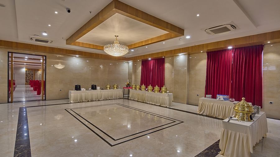 the buffet spread at the banquet hall - Golden Tulip, Tirupati