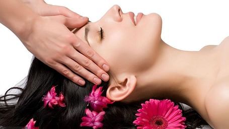 guest receiving a massage at The Retreat Club